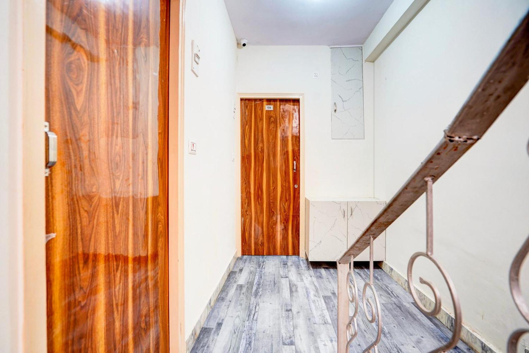 O The Royall Residency Hotel