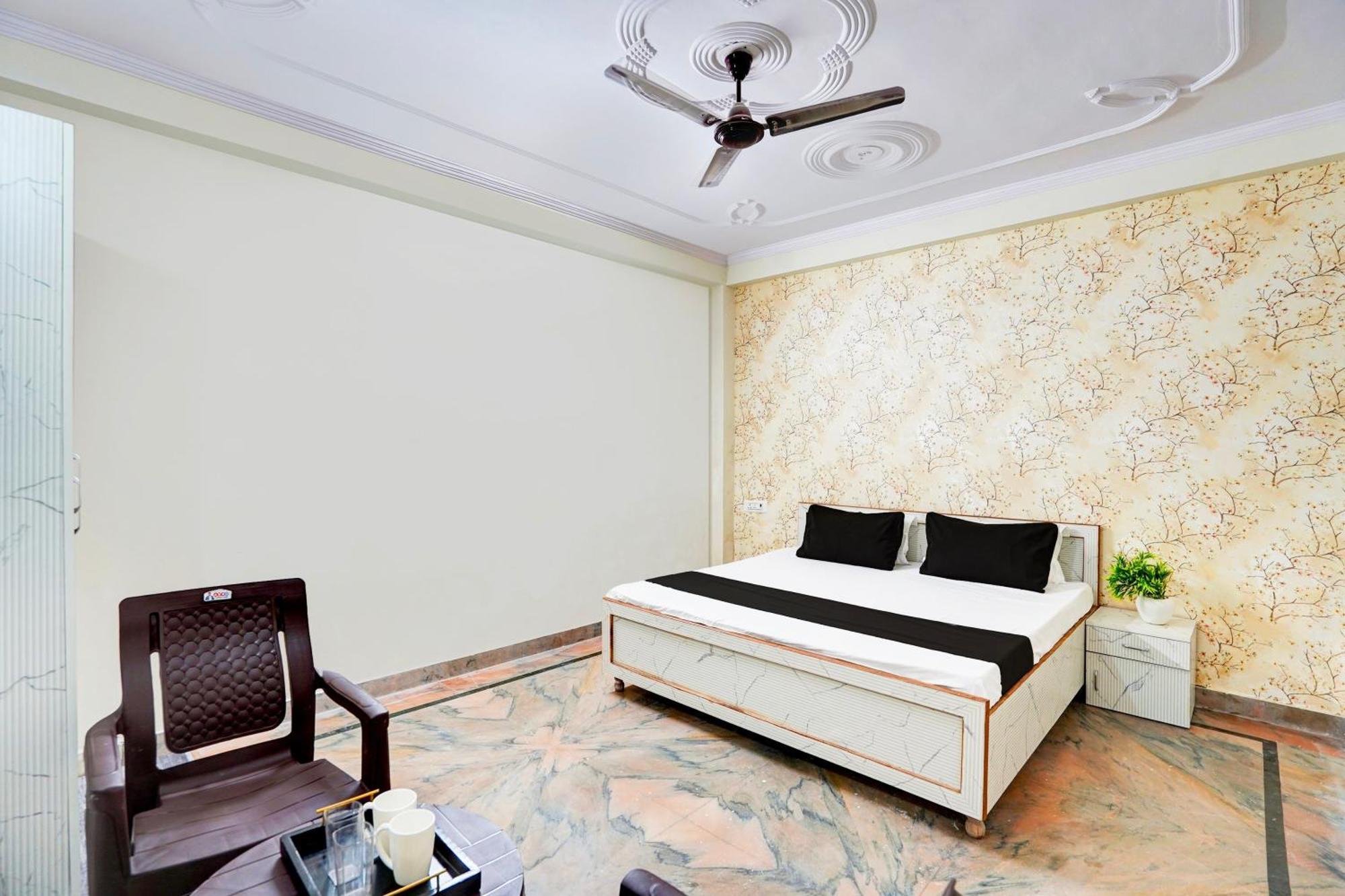 O The Royall Residency Hotel 3*